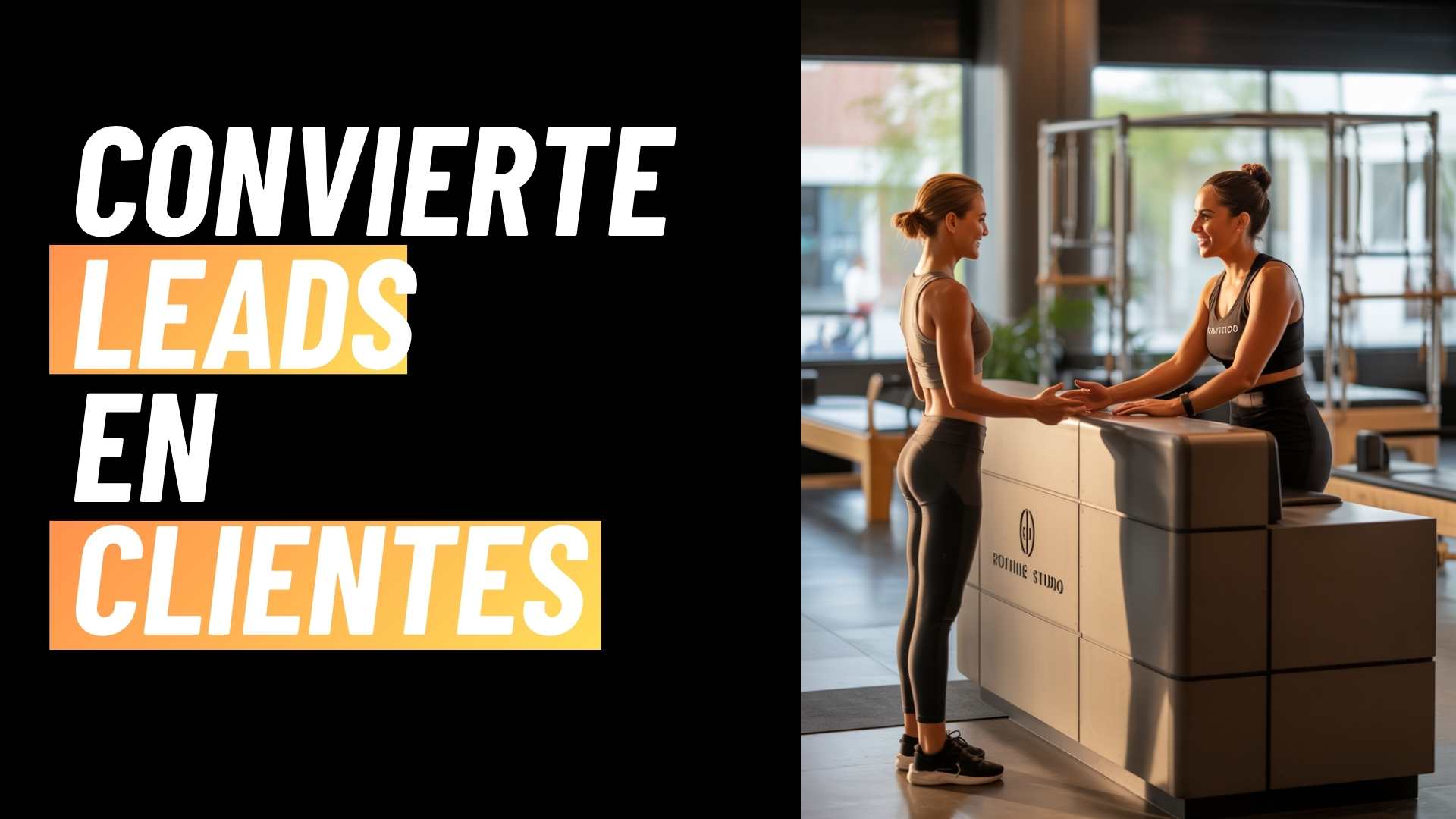 Recepción de un estudio boutique con equipo comercial atendiendo a nuevos clientes.